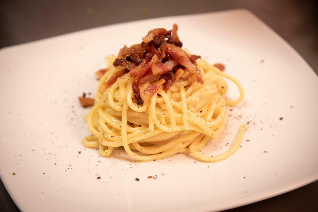 Hotel Ristorante La Terrazza チェプラーノ エクステリア 写真