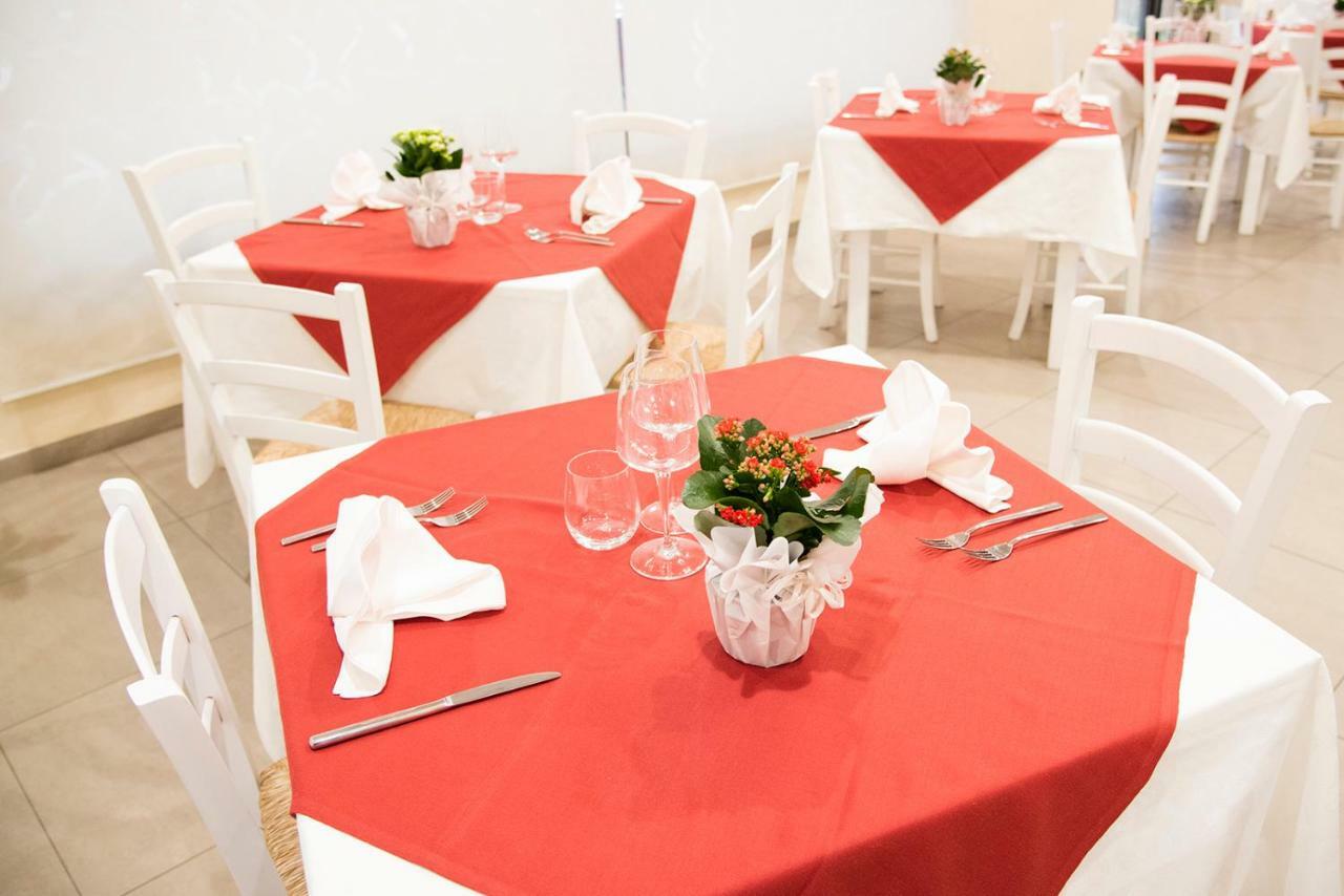 Hotel Ristorante La Terrazza チェプラーノ エクステリア 写真